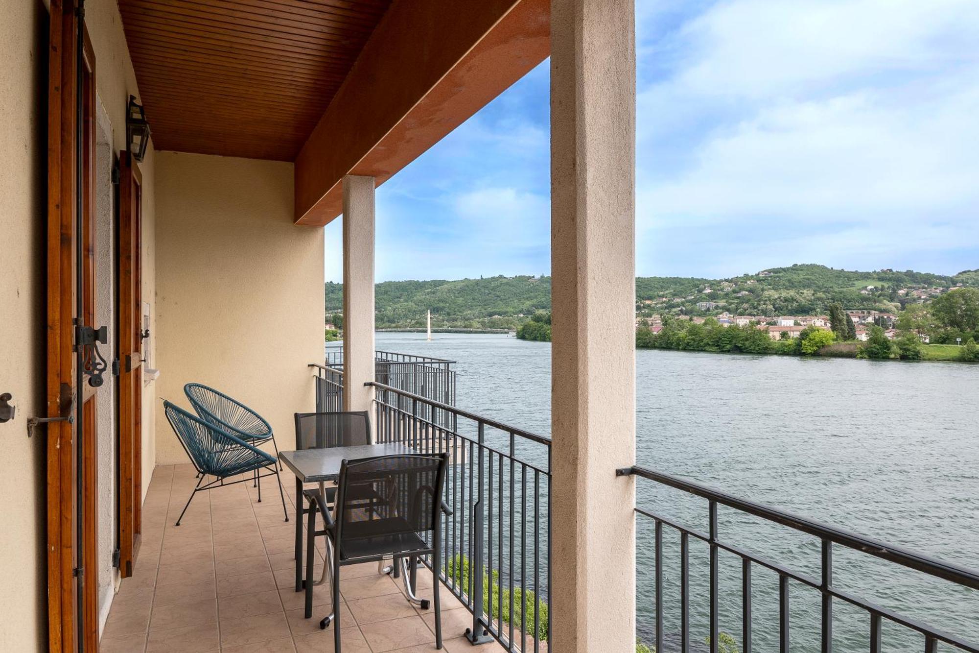 Hotel Beau Rivage Condrieu Exterior photo