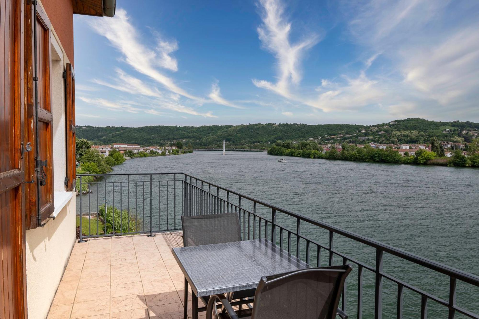 Hotel Beau Rivage Condrieu Exterior photo