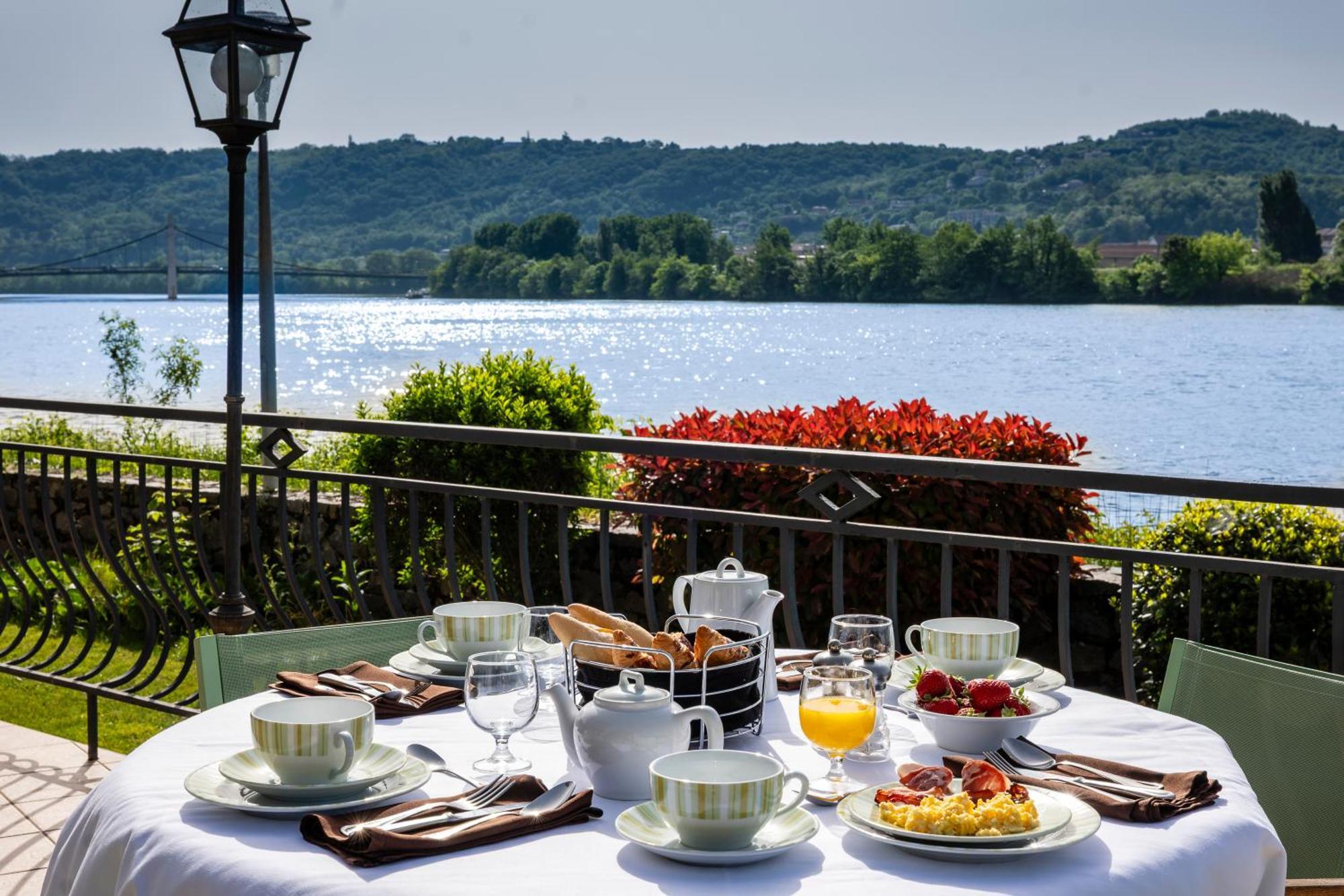 Hotel Beau Rivage Condrieu Exterior photo